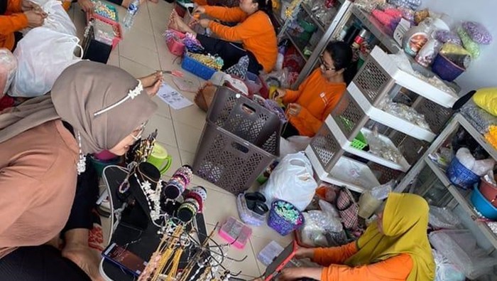 Dinova Store peserta Program Eskpor Shopee