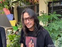 Ello Tak Pernah Mau Bawa Lagu Dewa 19 Saat Manggung Solo, Ini Alasannya