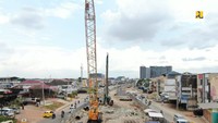 Pekerjaan fisik flyover dikerjakan Balai Besar Pelaksanaan Jalan Nasional (BBPJN) Sumatera Selatan, Direktorat Jenderal (Ditjen) Bina Marga dengan kontraktor PT Waskita Karya dan PT Kencana (KSO). Dana pembangunan bersumber dari Surat Berharga Syariat Negara senilai Rp152 miliar.Foto: Dok. Kementerian PUPR