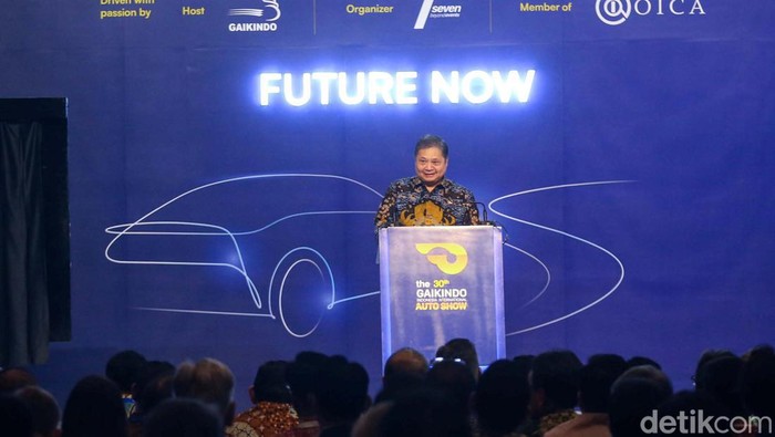 GIIAS 2023 Resmi Dibuka Gaikindo Indonesia International Auto Show (GIIAS) 2023 resmi dibuka. Ajang ini dibuka oleh Menteri Koordinator Bidang Perekonomian Airlangga Hartarto.