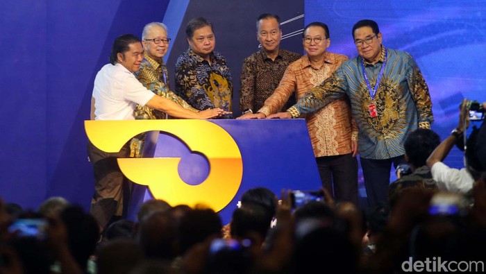 Gaikindo Indonesia International Auto Show (GIIAS) 2023 resmi dibuka. Ajang ini dibuka oleh Menteri Koordinator Bidang Perekonomian Airlangga Hartarto.