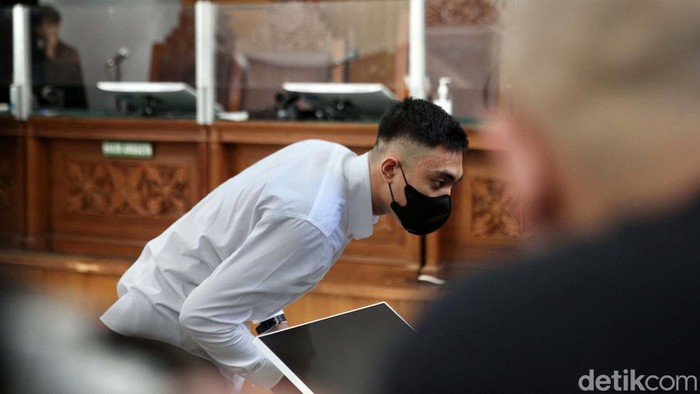 Sidang tuntutan kasus penganiayaan dengan terdakwa Mario Dandy Satriyo dan Shane Lukas ditunda. Sidang ditunda karena jaksa belum siap membacakan tuntutan.