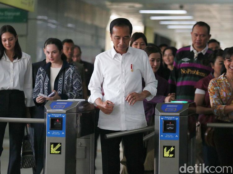 Jokowi Ajak Artis Jajal LRT Jabodebek, Ada Chelsea Islan hingga Aurellie