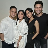 Jonathan Frizzy alias Ijonk ramai dikabarkan menjalin hubungan spesial dengan Ririn Dwi Ariyanti. Kabar tersebut santer terdengar karena unggahan foto saat sang aktor merayakan hari ulang tahunnya beberapa waktu lalu. Foto: Instagram/@ijonkfrizzy