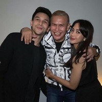 Selama disinggung soal Ririn Dwi Ariyanti, Jonathan Frizzy lebih sering tertawa. Konsisten tak mau bicara banyak, Jonathan Frizzy memohon doa mendapat pasangan yang terbaik. Ya pokoknya doain aja yang terbaik, semoga aku sama pasangan aku kelak jadi pasangan yang baik, harapnya. Foto: Instagram/@ijonkfrizzy