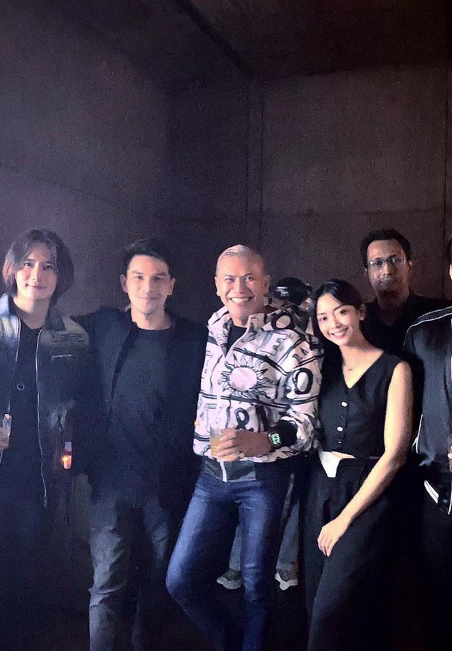 “Ya pokoknya aku kalau berhubungan pasti serius dan baik-baik aja. Dan aku orangnya nggak suka pamer-pamer,” tuturnya. Foto: Instagram/@ijonkfrizzy