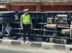 Truk Tronton Terguling di Lingkar Selatan Kudus, Sopir Tewas Tergencet