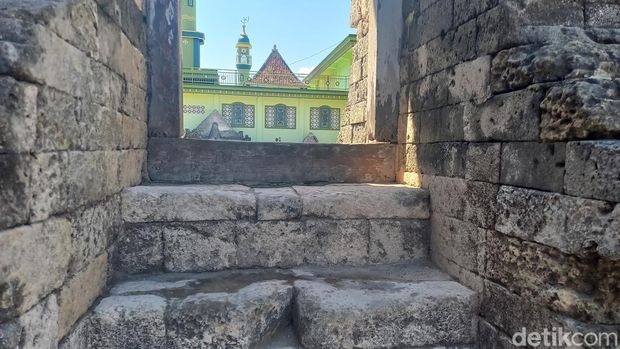 masjid madegan sampang