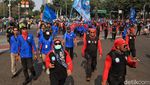 Massa Buruh Long March ke Patung Kuda