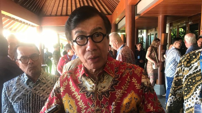 Menteri Hukum dan HAM Yasonna H. Laoly seusai menghadiri acara “Government & Business Forum/Tech Forum 2023” di Sanur, Denpasar, Kamis (10/8/2023). (Ronatal Siahaan/detikBali).