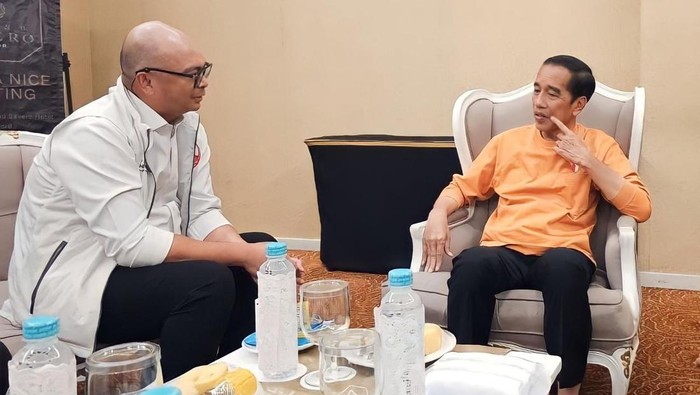 Ketua Umum ABJ Michael Umbas dan Jokowi.