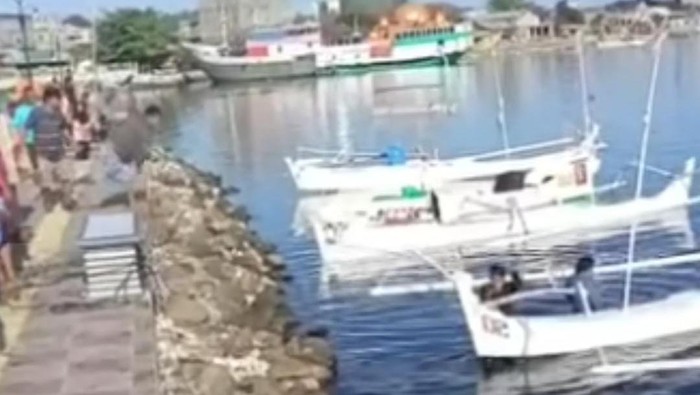 Momen usai pedagang ikan yang terlibat cekcok di Parepare dikejar warga.