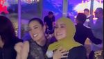 Adem! Dulu Berselisih, Olla Ramlan dan Nindy Ayunda Kini Pelukan