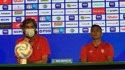 Pelatih Bali United FC Stefano Cugurra saat konferensi pers di Gianyar, Kamis (10/8/2023). (Siti Mu’amalah)