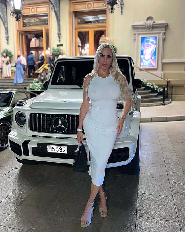 Mengaku bekerja penuh waktu, ia tampak tidak sibuk seperti kebanyakan ibu rumah tangga atau pegawai kantoran. Meski begitu, Pernille mengaku pekerjaannya bisa jadi lebih berat daripada yang orang pikirkan. Foto: Instagram Pernile