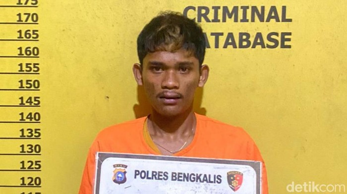 Polisi menangkap salah satu pengeroyok warga yang diduga mata-mata polisi di Bengkalis.