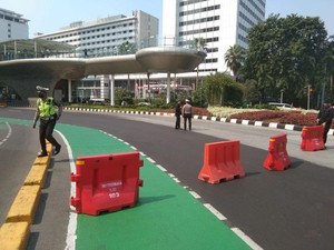 Arus Lalin di Bundaran HI Ditutup Imbas Buruh Blokade Jalan MH Thamrin