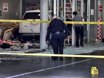Potret Mobil Seruduk Dealer Toyota di Los Angeles