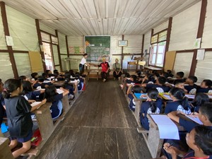 Mengenal Sekolah Arus Kualan, Sekolah Adat di Tengah Tanah Kalimantan