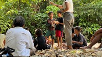 Sekolah Adat Arus Kualan telah berdiri sejak 2014. Hingga saat ini, lebih dari 300 siswa yang pernah mengenyam pendidikan di sana. (Foto: Sekolah Adat Arus Kualan)