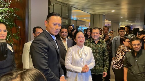 Puan disambut AHY di acara peluncuran buku di Djakarta Theater