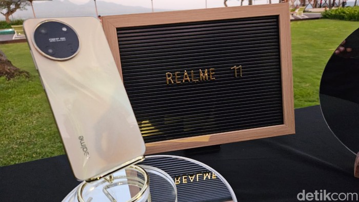 Realme 11