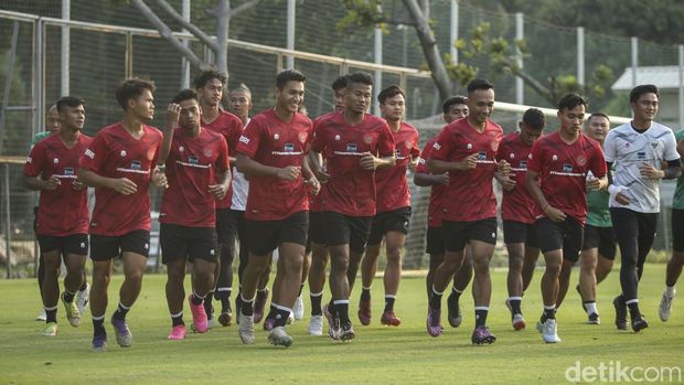 Semringah Timnas Indonesia U-23 Jalani Latihan Perdana Jelang Piala Asia