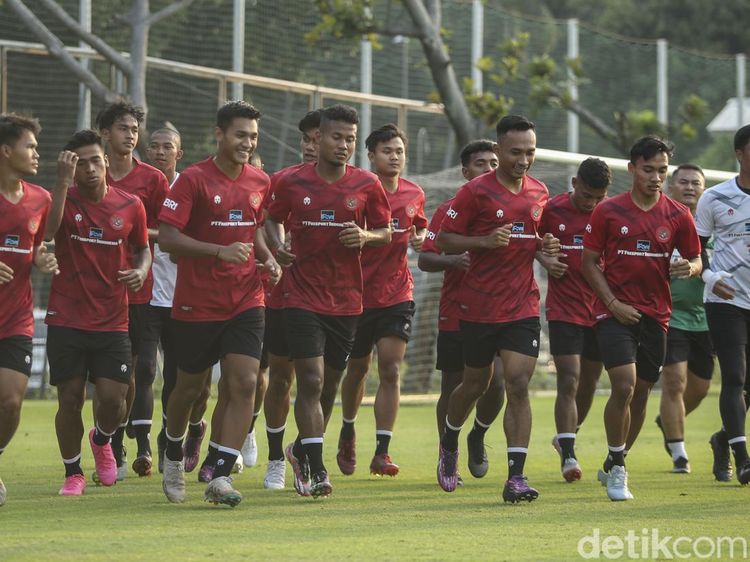Semringah Timnas Indonesia U-23 Jalani Latihan Perdana
