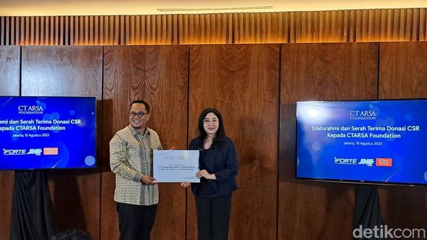 Silaturahmi dan serah terima donasi CSR kepada CT ARSA Foundation