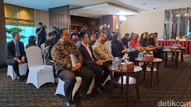 Silaturahmi dan serah terima donasi CSR kepada CT ARSA Foundation