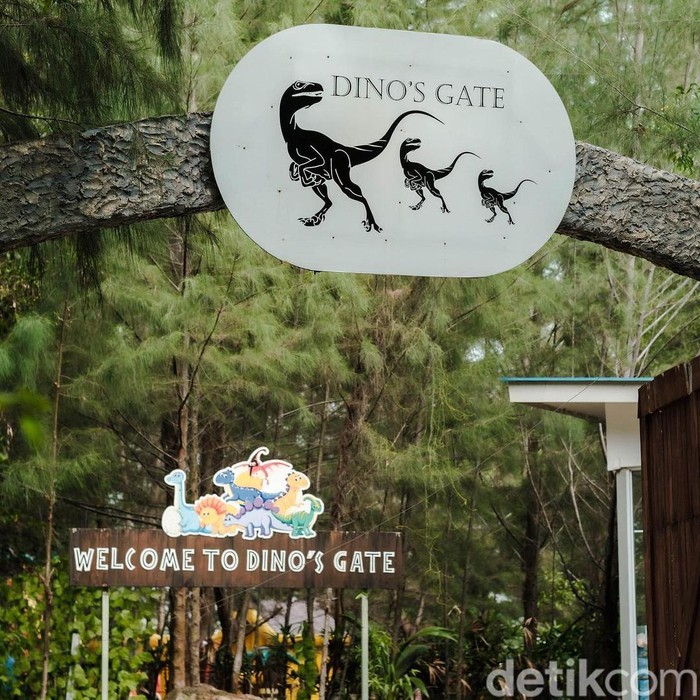 Wahana Dinos Gate di Batam.