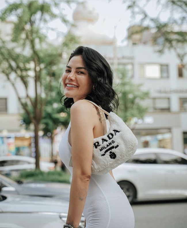 Nikita Mirzani pernah memasang implan payudara pada November 2022. Dia bahkan sudah menjalani prosedur tersebut empat kali. Foto: dok. Instagram Nikita Mirzani