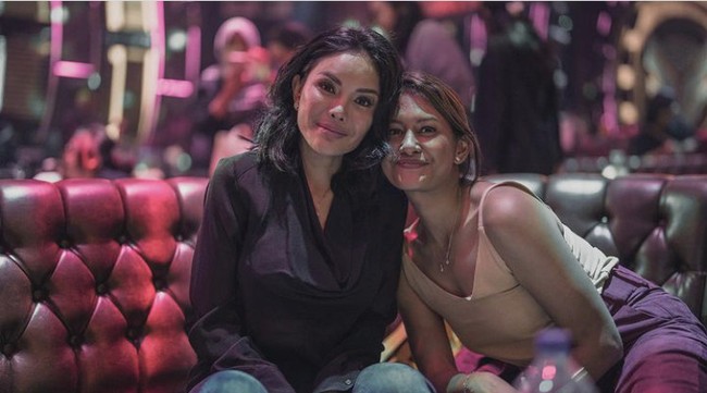 Nikita Mirzani pun terang-terangan mengungkap bedah plastik yang dijalaninya dan tak merasa malu. Nikita menyatakan, tak ada larangan untuk seseorang menjalani operasi plastik sepanjang menggunakan uang yang bukan dari hasil mencuri. Foto: dok. Instagram Nikita Mirzani