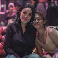 Nikita Mirzani pun terang-terangan mengungkap bedah plastik yang dijalaninya dan tak merasa malu. Nikita menyatakan, tak ada larangan untuk seseorang menjalani operasi plastik sepanjang menggunakan uang yang bukan dari hasil mencuri. Foto: dok. Instagram Nikita Mirzani