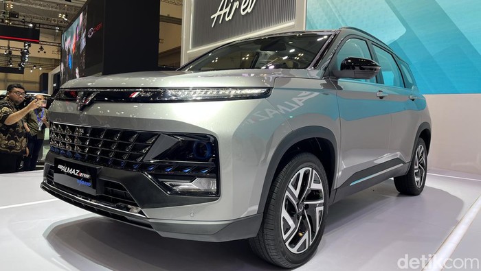 Wuling New Almaz RS  meluncur di GIIAS 2023