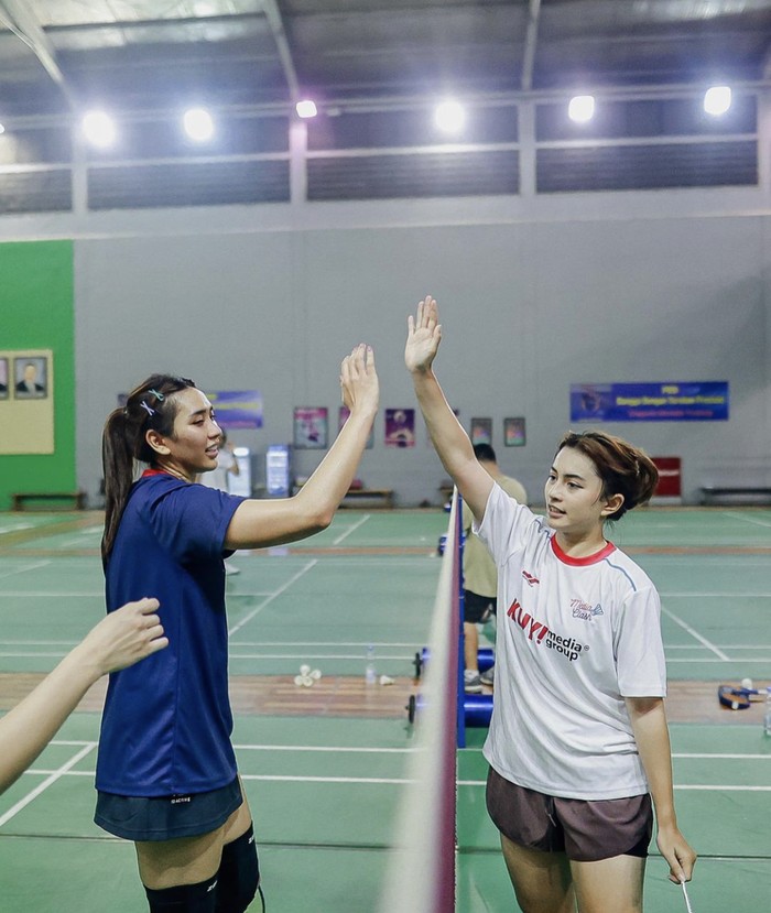 Yolla Yuliana