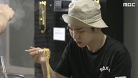 Rapper boy group SHINee, Key, pernah kedapatan makan mie instan pedas. Merek mie yang dikonsumsinya adalah Yeul Ramen. Key memasak mie ini saat sedang ikut wajib militer.
