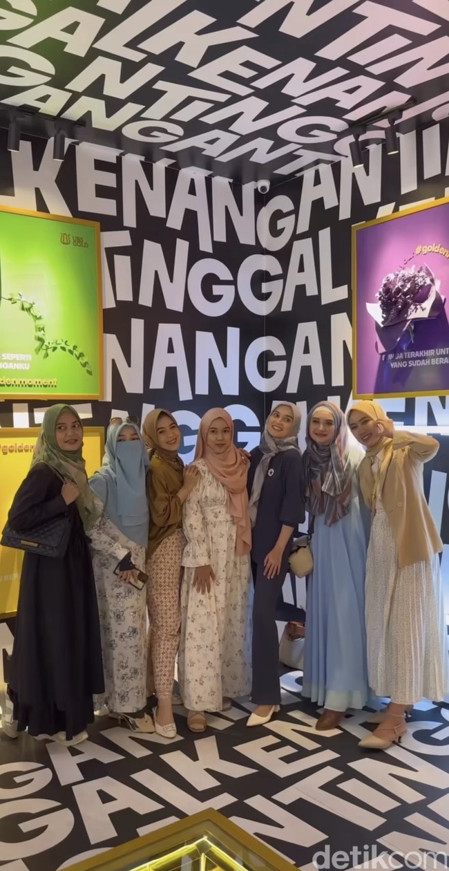 Museum Patah Hati ini berada di Chilax, Sudirman mengangkat tema mengenai perjalanan seseorang menghadapi patah hati dalam percintaan. Di sini, 25 finalis Emeron Hijab Hunt 2023 bisa bebas mengekspresikan isi hati masing-masing.  Foto: Dok. @hijabhunt.