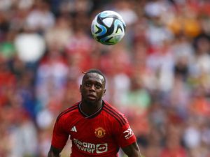 Erik ten Hag Bikin Wan-Bissaka Kembali Bersinar