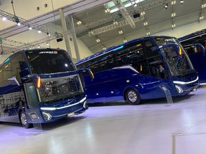 Adiputro Jetbus 5 Meluncur, Tampang Makin Berkelas dan Modern