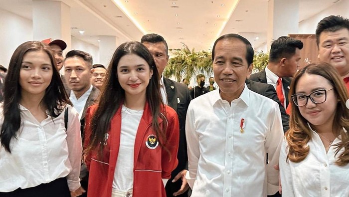Angela Gilsha Angela Gilsha dalam media sosial miliknya.