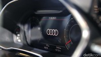 Dengan penyematan beberapa teknologi dan fitur khas di dalamnya, model ini ditawarkan ke konsumen dengan harga Rp 1,185 miliar dengan status on the road.