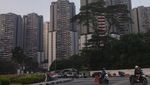 Balkon Apartemen di Jakarta Berhias Bendera Merah Putih