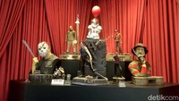 Seluruh patung yang ada di Statue 4 Heroes Gallery ini merupakan benda koleksi asli dan telah memiliki lisensi dari DC Comics dan Marvel.  