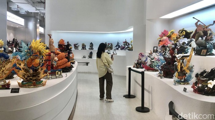 Statue 4 Heroes Gallery merupakan galeri patung terbesar di Asia yang berada di Lotte Mall, Kuningan Jakarta. Yuk intip koleksi patung-patungnya.