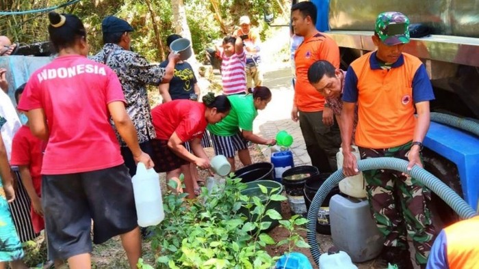 BPBD Trenggalek suplai air dampak kekeringan