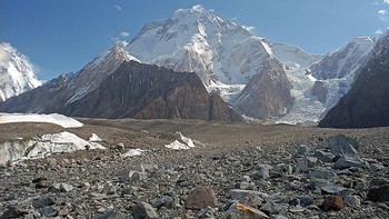 10. Data dari 8000ers.com mengungkap gunung-gunung tinggi paling mematikan. Di urutan 10 adalah Broad Peek di Pakistan, dengan 19 kali kematian dari sekitar 360 kali upaya pendakian ke puncak. Foto: Wikimedia Commons