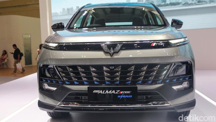 Detikers, Sudah Bisa Pesan Wuling Almaz Hybrid di GIIAS Lho