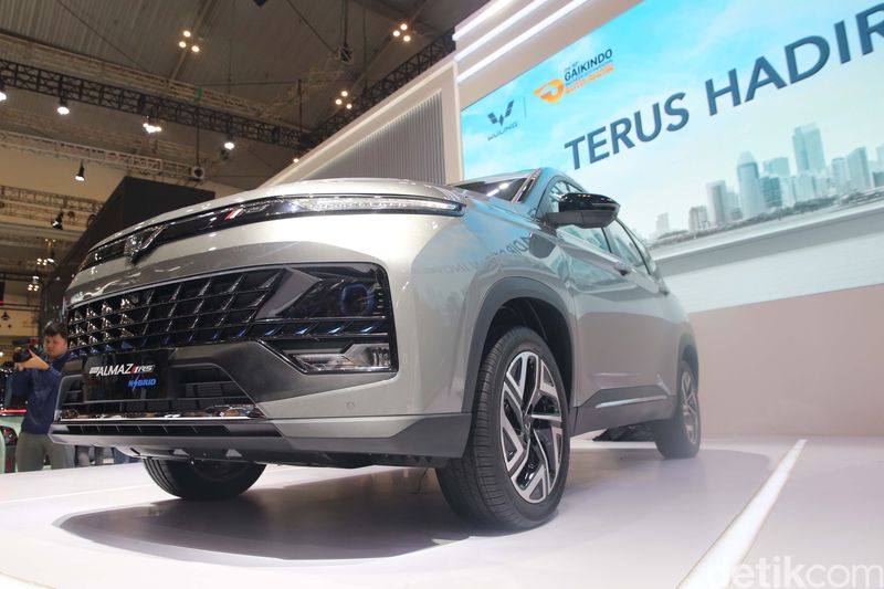 Detikers, Sudah Bisa Pesan Wuling Almaz Hybrid di GIIAS Lho