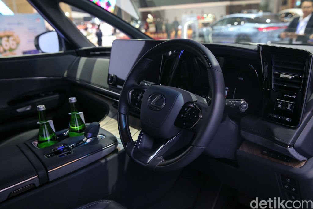 Evolusi All New Lexus LM di GIIAS 2023